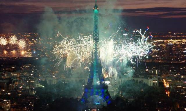 全球4大奇葩国庆节:韩国一年庆5次,英国最“随便”法国最奢侈_图2 全球4大奇葩国庆节:韩国一年庆5次,英国最“随便”法国最奢侈_图2